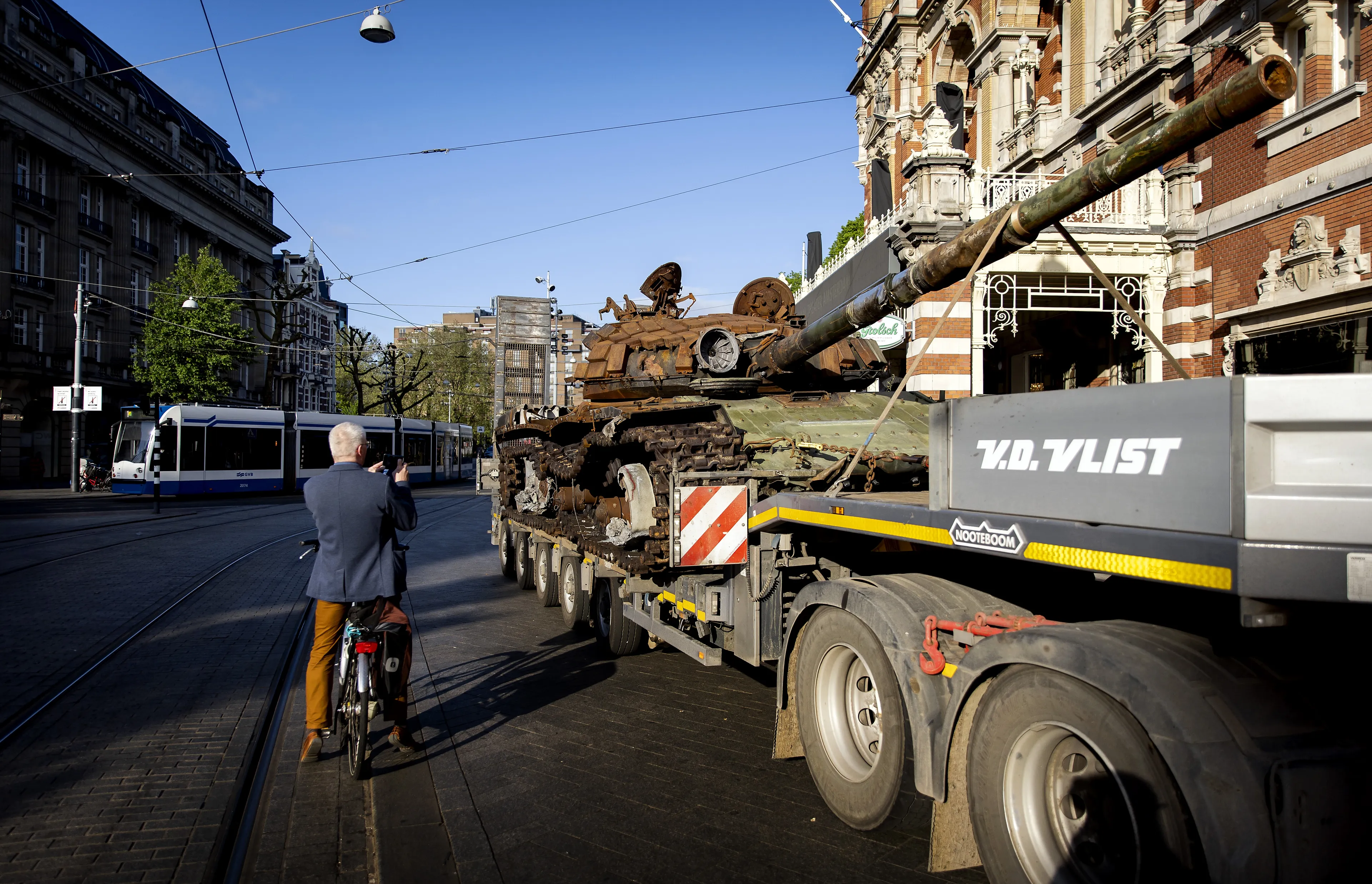 De Balie, de oorlog en de vrijheid van meningsuiting - Joop - BNNVARA
