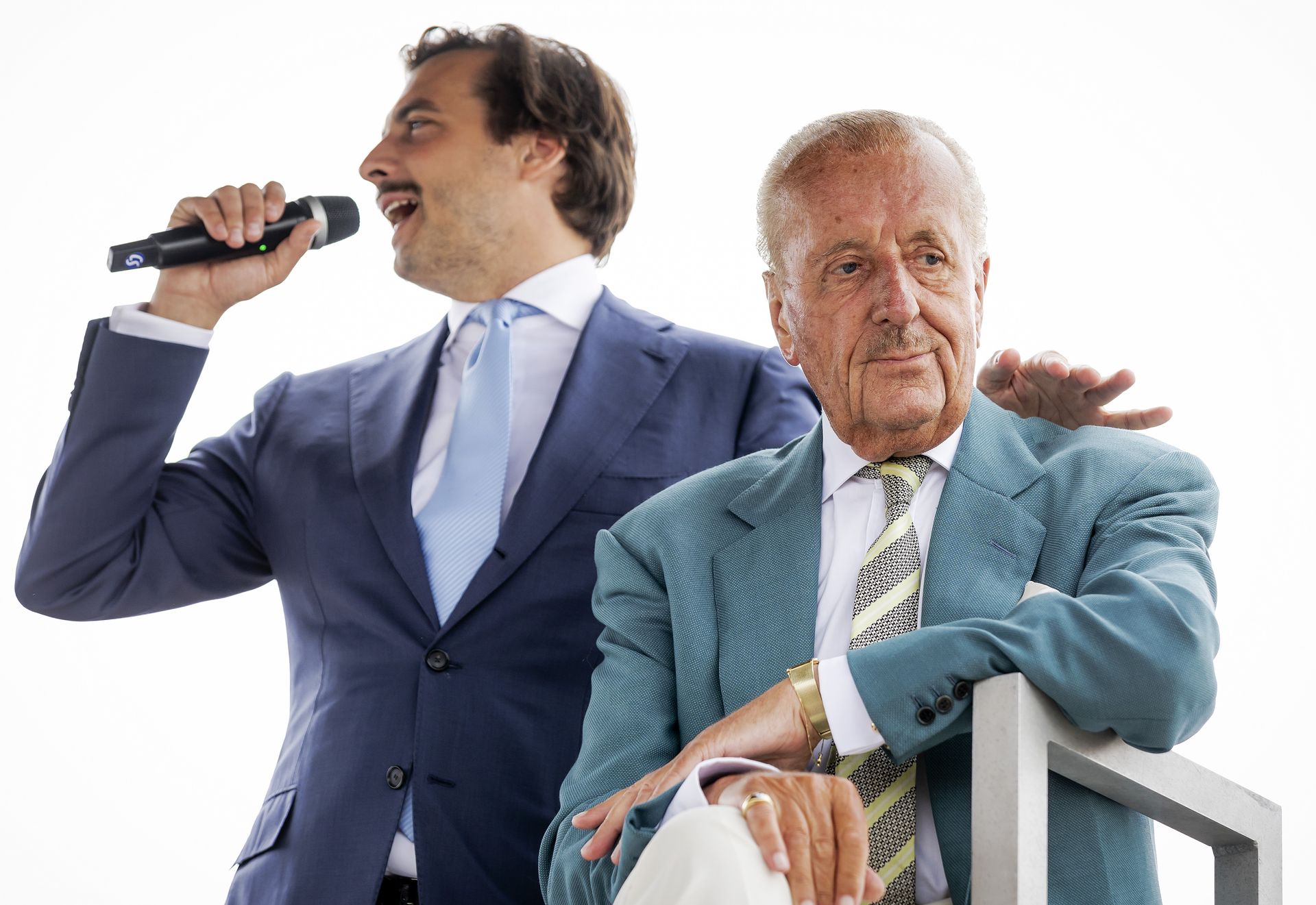 Theo Hiddema stapt uit FvD om Zelensky-boycot Thierry Baudet - Joop -  BNNVARA