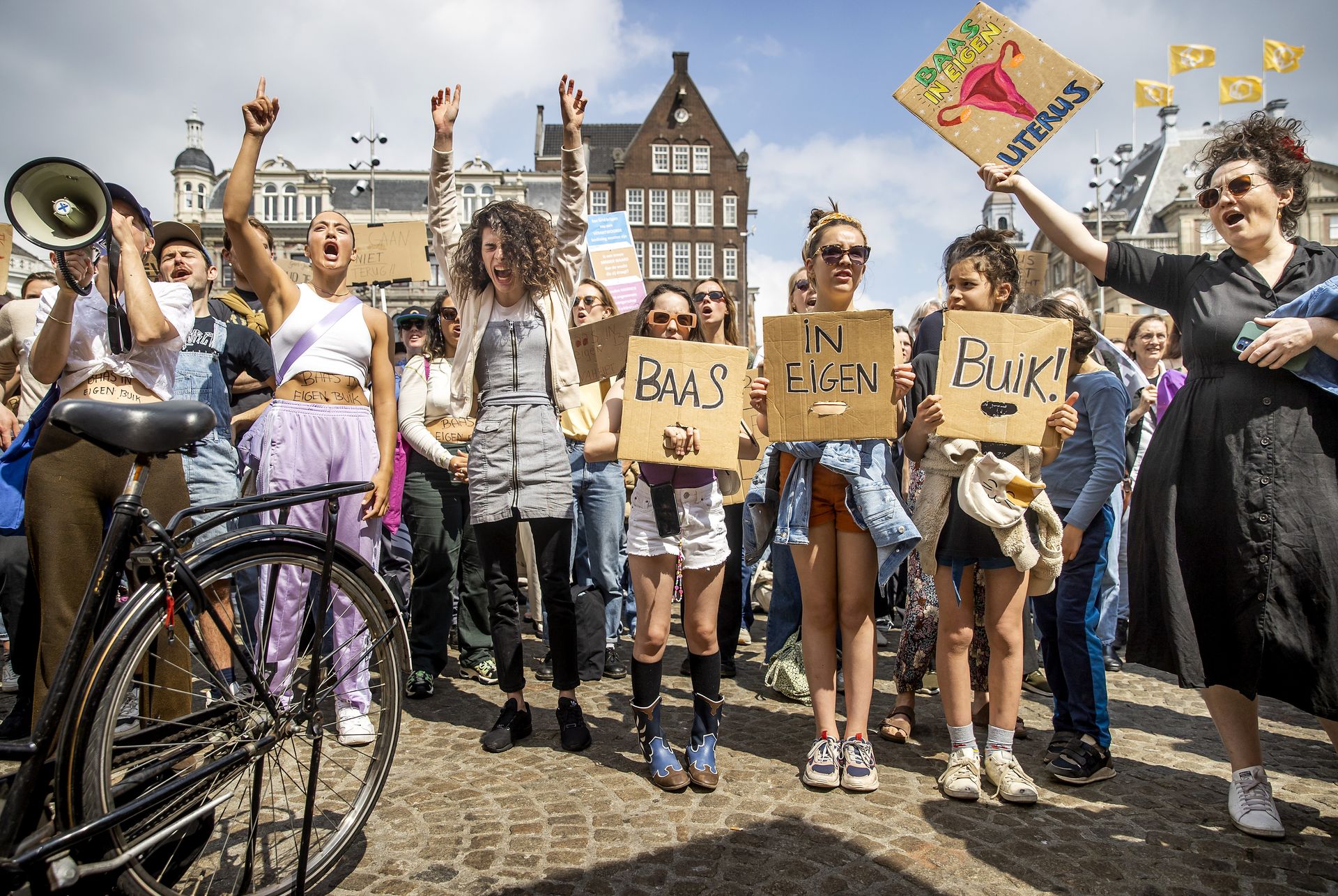 Baas in eigen buik demonstratie in Amsterdam voor recht op abortus - Joop  foto afbeelding