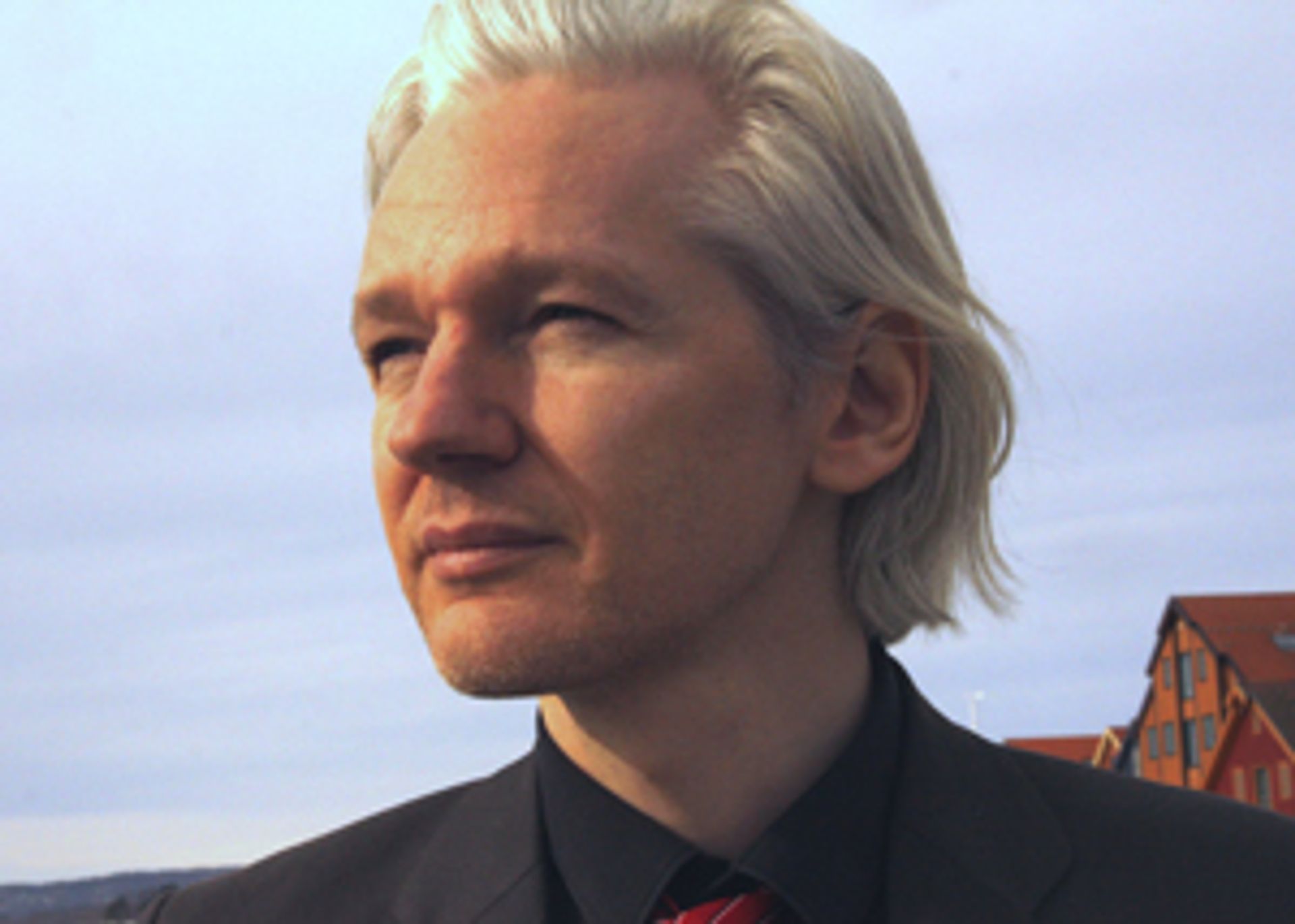 Julian Assange aangehouden in Londen - Joop foto