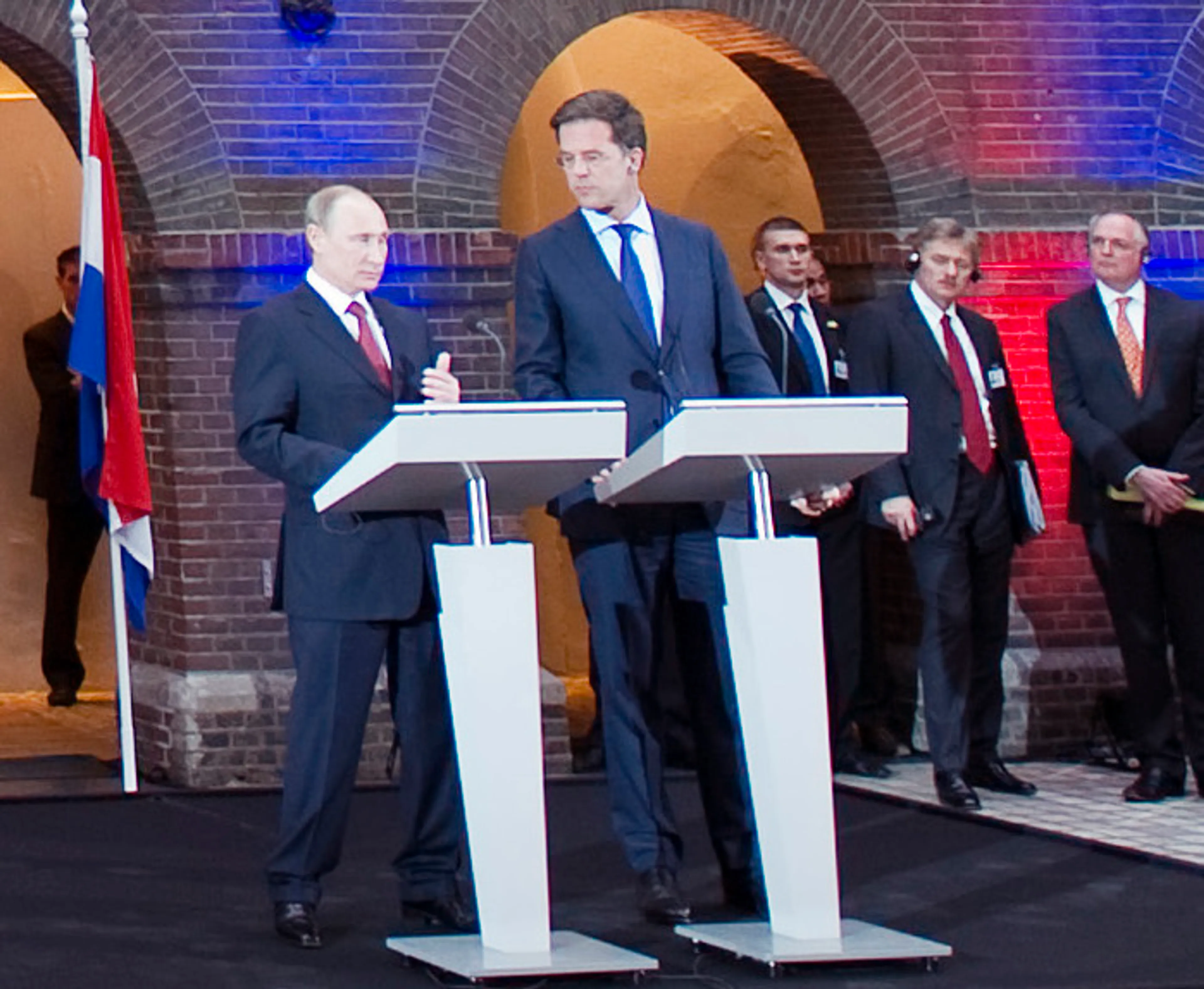 Nu het oorlog is begint de VVD weer te stijgen - Joop - BNNVARA