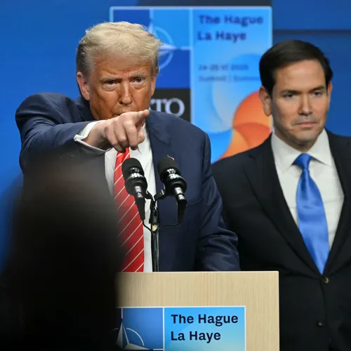 Koert Debeuf: ‘Europa riskeert wereldoorlog door bondgenootschap met VS’