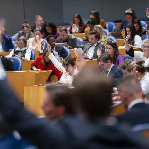 Politici massaal bedreigd op bruinrechts haatplatform X: 'Schade aan democratie is al aangericht'