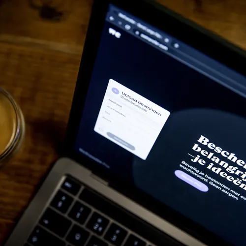 WeTransfer mag nu al je bestanden gebruiken voor AI-training, er zijn alternatieven