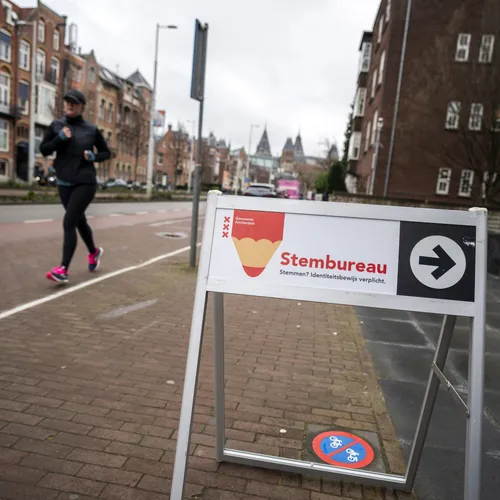 Verkiezingen moeten gaan over wie wij als mensen willen zijn