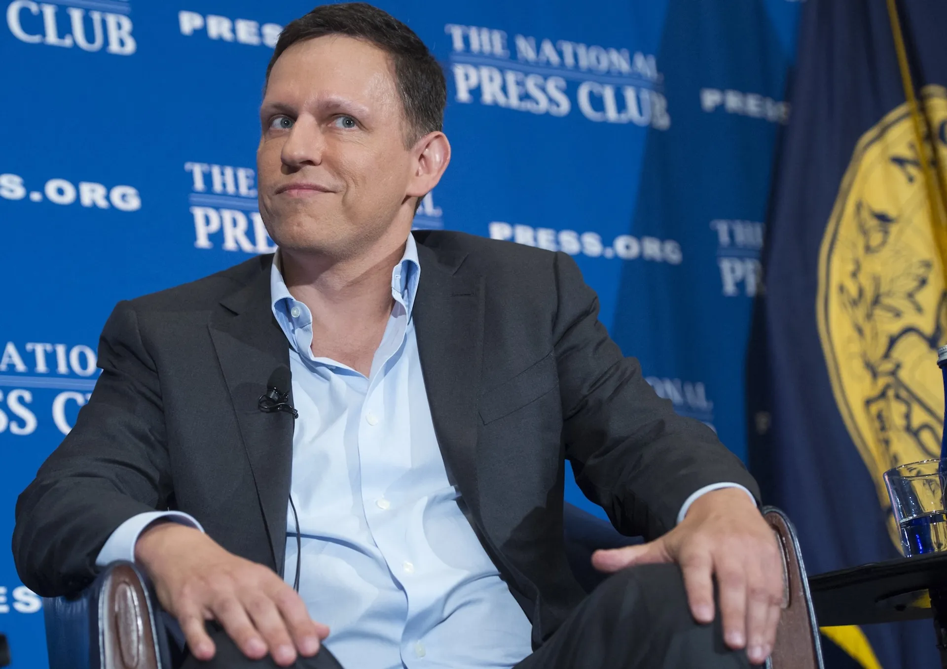 Peter Thiel migreert naar Argentinië, heeft toegang tot gegevens Nederlandse defensie - Joop - BNNVARA