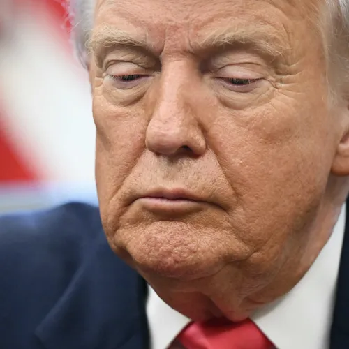 Donald Trump jammert bij Noorwegen om Nobelprijs en dreigt met hogere tarieven