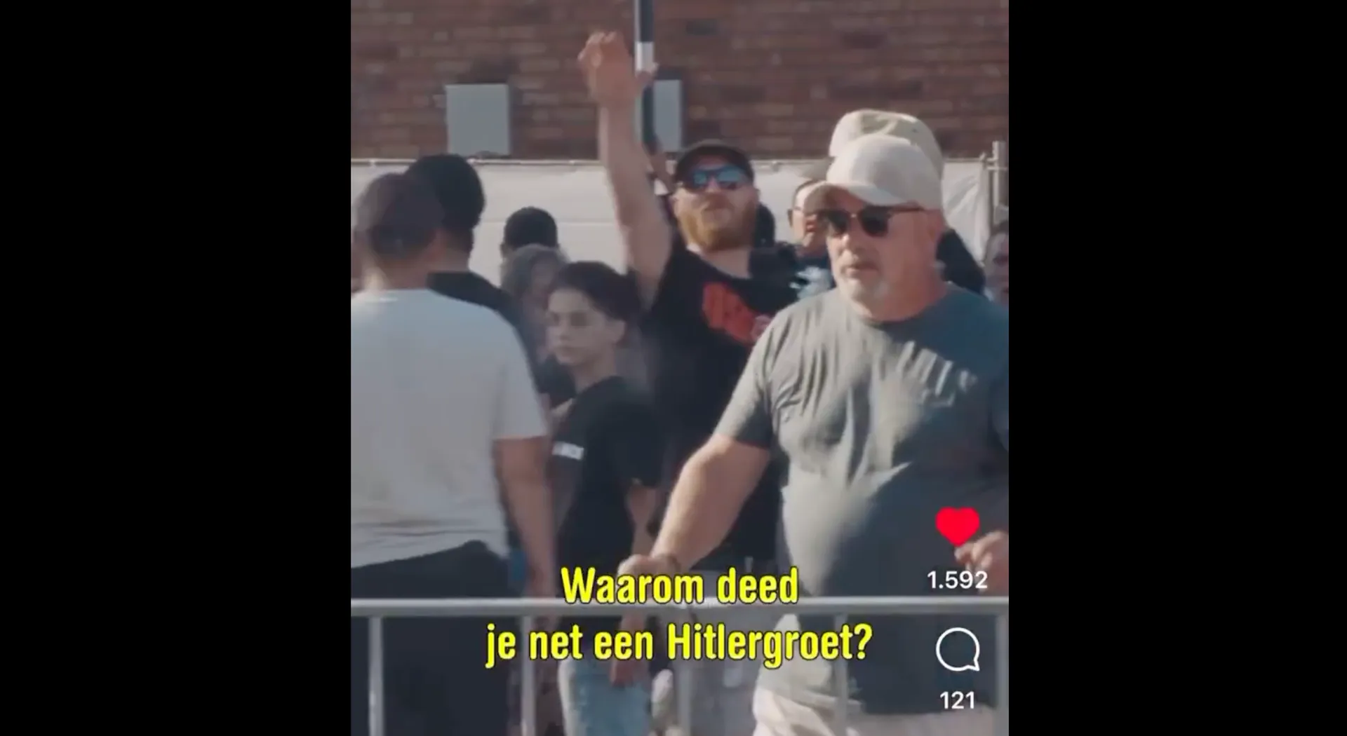 Afbeelding van Agressieve rechtsextremisten belagen journalist De Marker bij haatdemo van Wilders