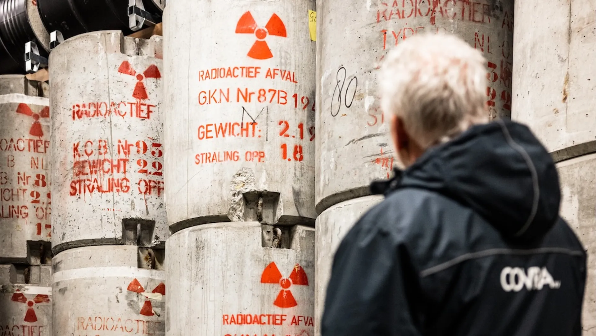 Afbeelding van De wereld staat weer in brand en wij stoppen 14 miljard euro in luchtkastelen