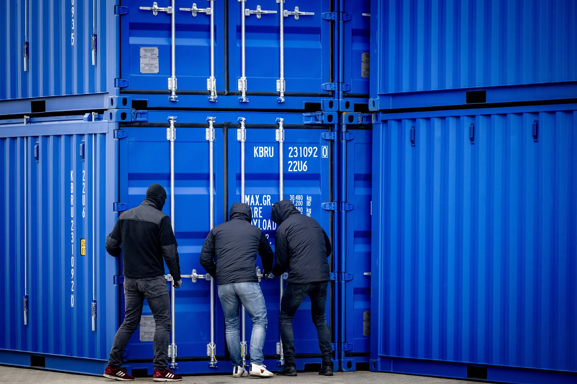 Afbeelding van Het systeem vervreemdt, de wet veroordeelt