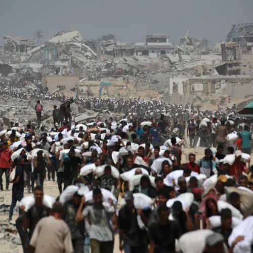 De voedselhulp in Gaza is niet meer dan een misselijk PR-moment voor Israël