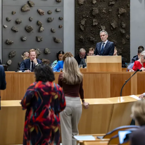 Niet de polarisatie, maar het oprukkende fascisme is het probleem