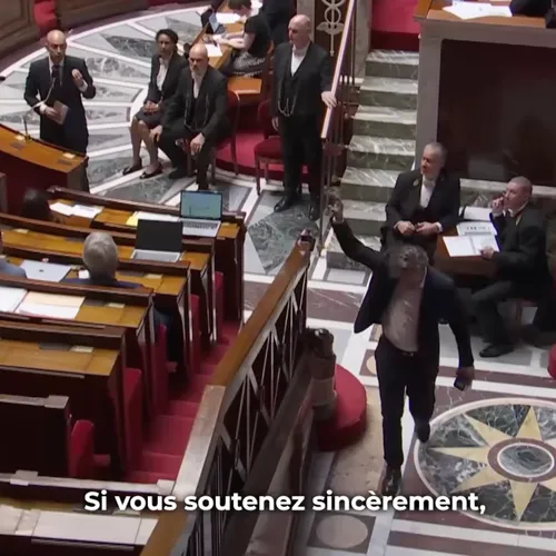 Ruzie in Frans parlement nadat minister links kamerlid met kritiek op Israël beschuldigt van verraad
