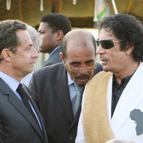 Vijf jaar cel voor oud-president Nicolas Sarkozy in Kadhafi-zaak