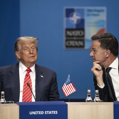 Mark Rutte verliest zijn laatste beetje geloofwaardigheid met nieuwe lofzang op Trump
