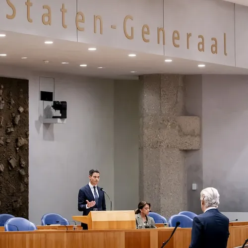 Circus Den Haag, Rob Jetten verandert in een Giechelende Geert