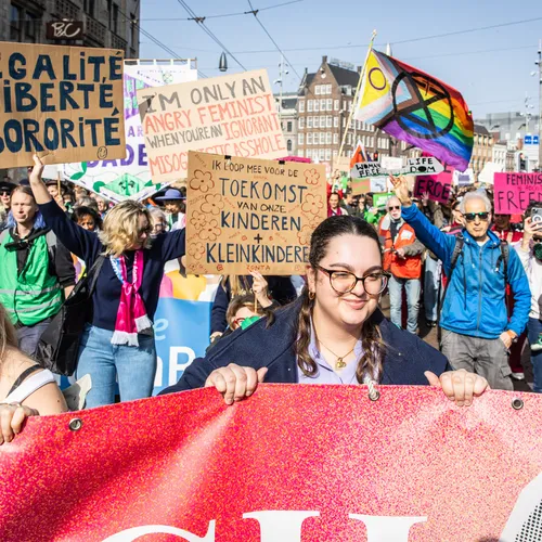 Grote opkomst bij Feminist March in Amsterdam