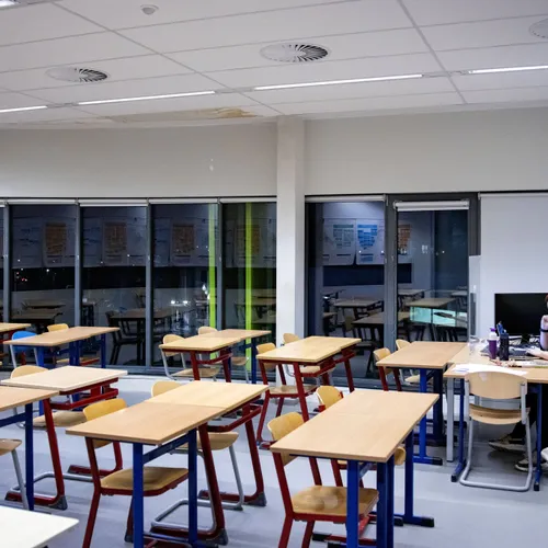 Erken dat Nederland een veeltalig land is en handel daarnaar in de klas