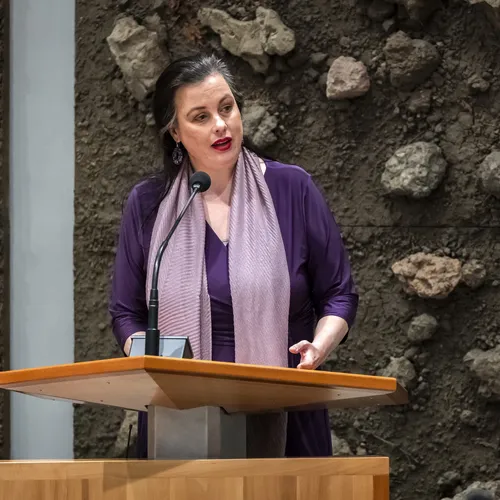 Een kwartier pauze in de Tweede Kamer en ineens is volgens sommige politici de democratie in gevaar