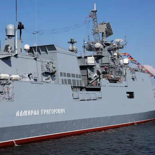 Russisch marineschip vuurt waarschuwingsschoten af op Brits jacht in het Kanaal