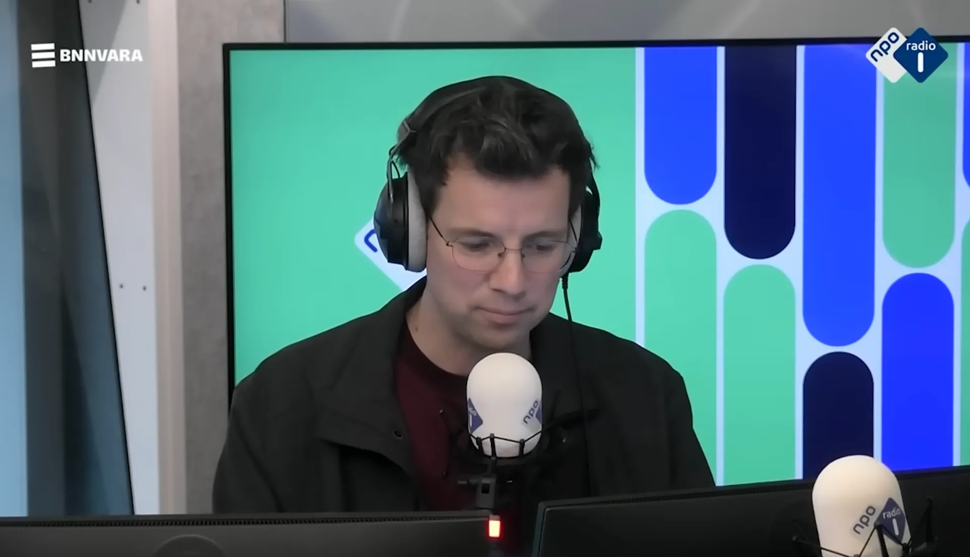 Afbeelding van 'En zo zit Yesilgöz alsnog met de mannen aan tafel'