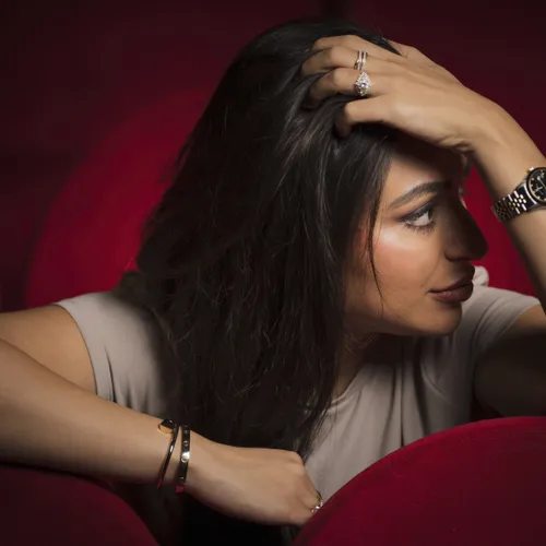 Tante Theodora: Bimbozombie zoekt kapper, vindt nog meer Güllshit