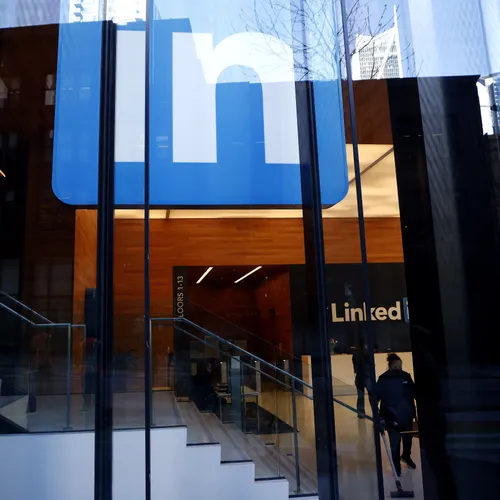 Wie adviseert eindelijk eens de consultant?