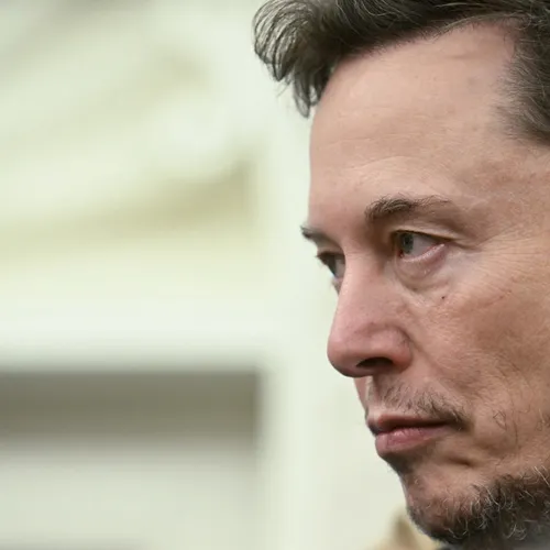 Elon Musk vertrekt klagend en kermend uit Washington DC