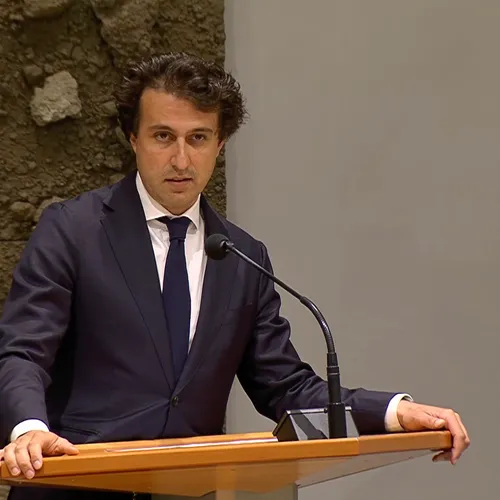 Jesse Klaver waarschuwt voor normalisering extreemrechts, Lidewij de Vos bewijst direct zijn gelijk