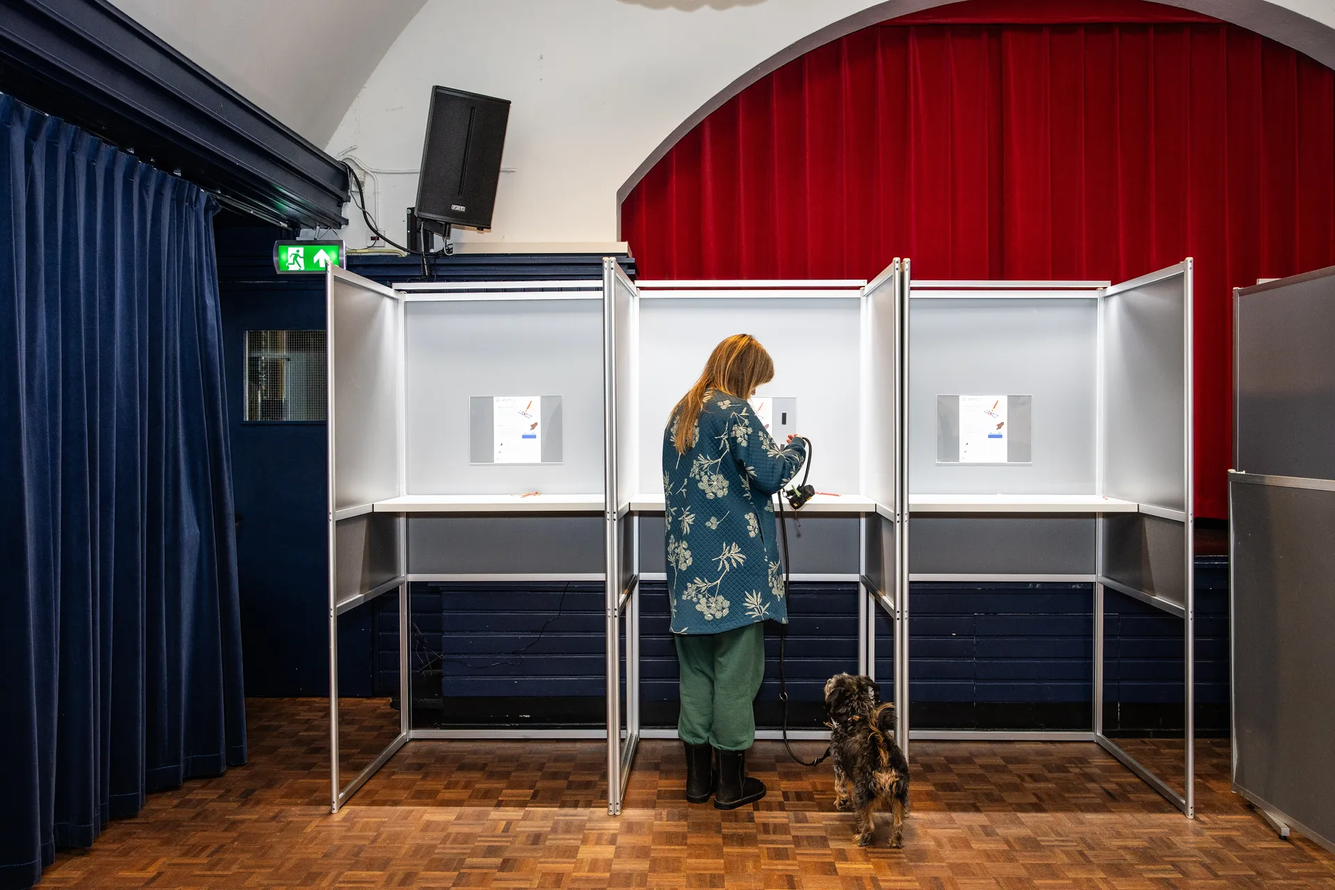 Afbeelding van Een man valt buiten de boot. Is dit kansengelijkheid?