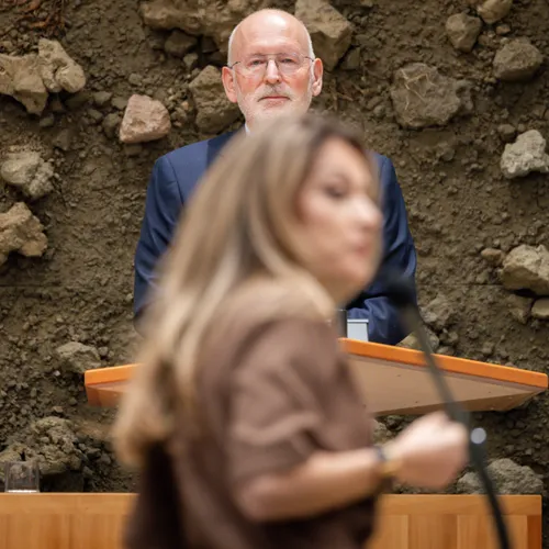 De VVD wankelt, de kracht van GroenLinks/PvdA groeit. Tijd om door te pakken