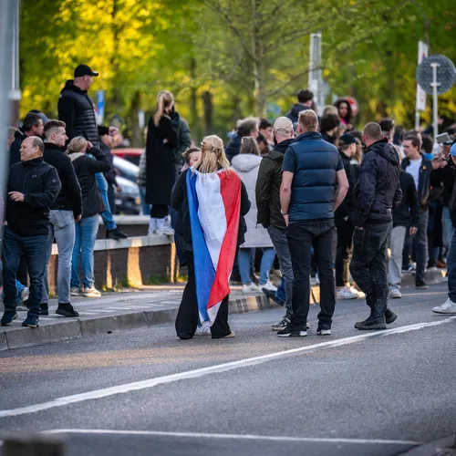 De dreiging van buitenaf krijgt aandacht, het geweld van binnenuit blijft stil