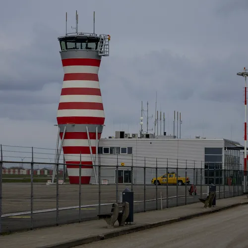 In plaats van de rommel van de luchtvaart op te ruimen, maakt het nieuwe kabinet de overlast alleen maar groter