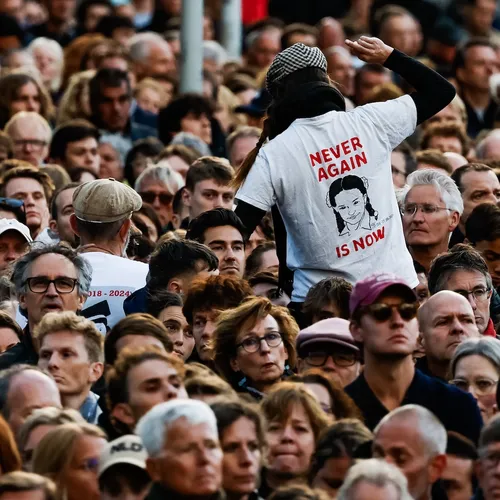 Ogenschijnlijke rust bij de Nationale Herdenking op de Dam
