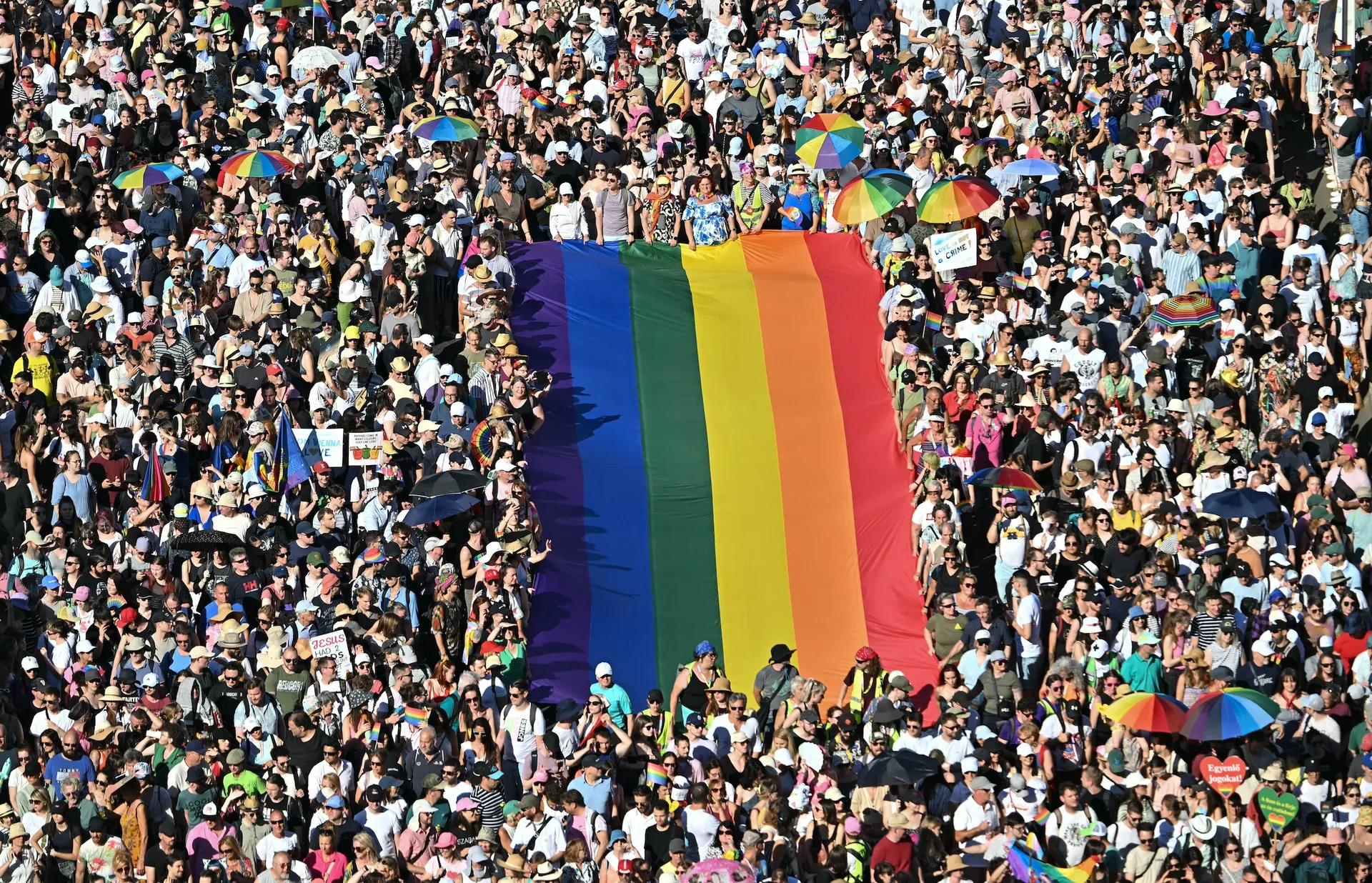 Afbeelding van Recordaantal deelnemers Pride-mars in Boedapest ondanks verbod Orbán