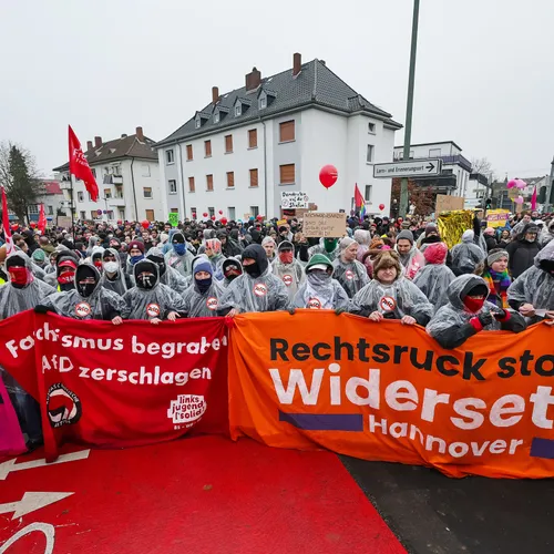 Gießen voor een zwaar weekend: AfD-bijeenkomst stuit op massale protesten