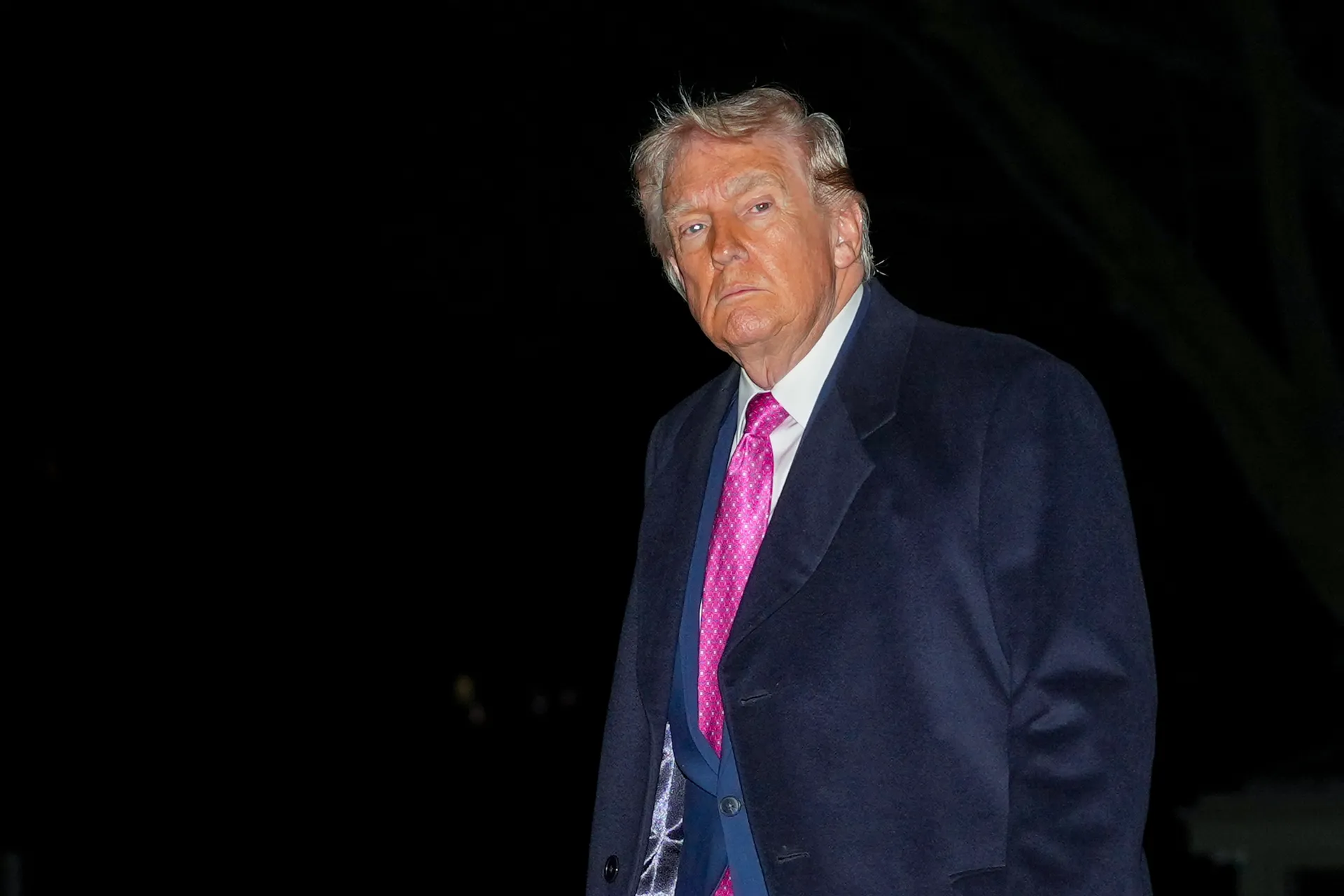 Afbeelding van Trump dreigde Oekraïne op te offeren als hij geen steun voor Iran-oorlog kreeg