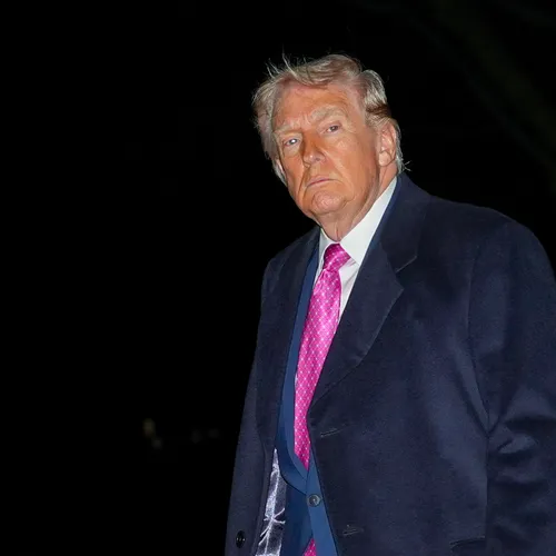 Trump dreigde Oekraïne op te offeren als hij geen steun voor Iran-oorlog kreeg