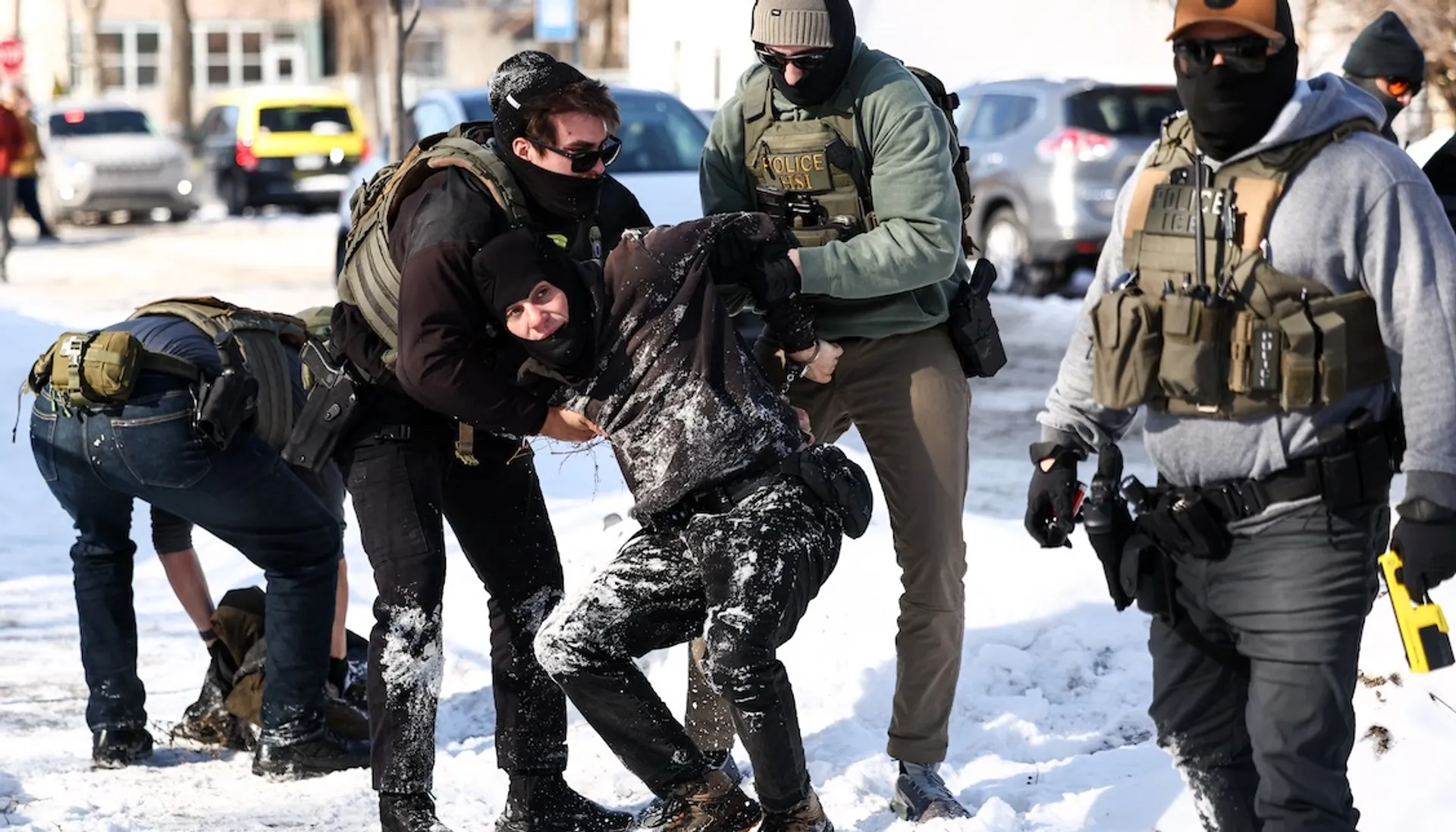 Afbeelding van Reizen naar VS steeds gevaarlijker, onschuldige toeristen belanden in kampen: 'Ga er niet heen'