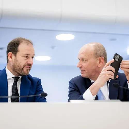 Een sterke FNV heeft het Zwaard van Damocles nodig