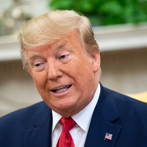 Trump-regime stelt complotdenkers teleur: geen klantenlijst van Epstein