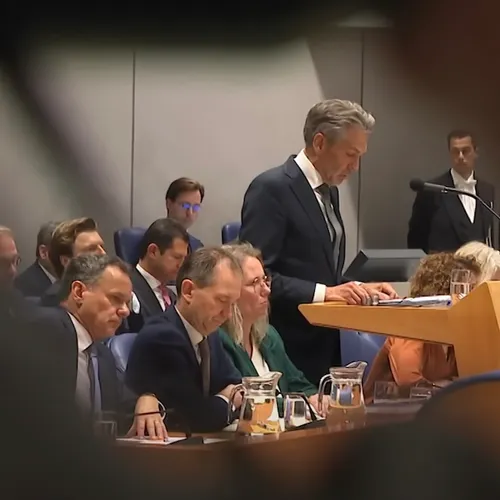 Massaal protest maakt dat kabinet houding ten opzichte van Israëlische oorlogsmisdaden voorzichtig verandert