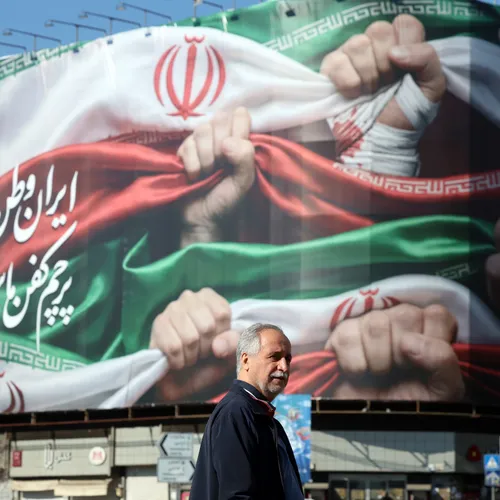 We huilen met de keizer mee, ook over Iran