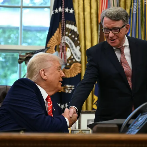 Britse VS-ambassadeur Mandelson ontslagen wegens innige vriendschap met Jeffrey Epstein