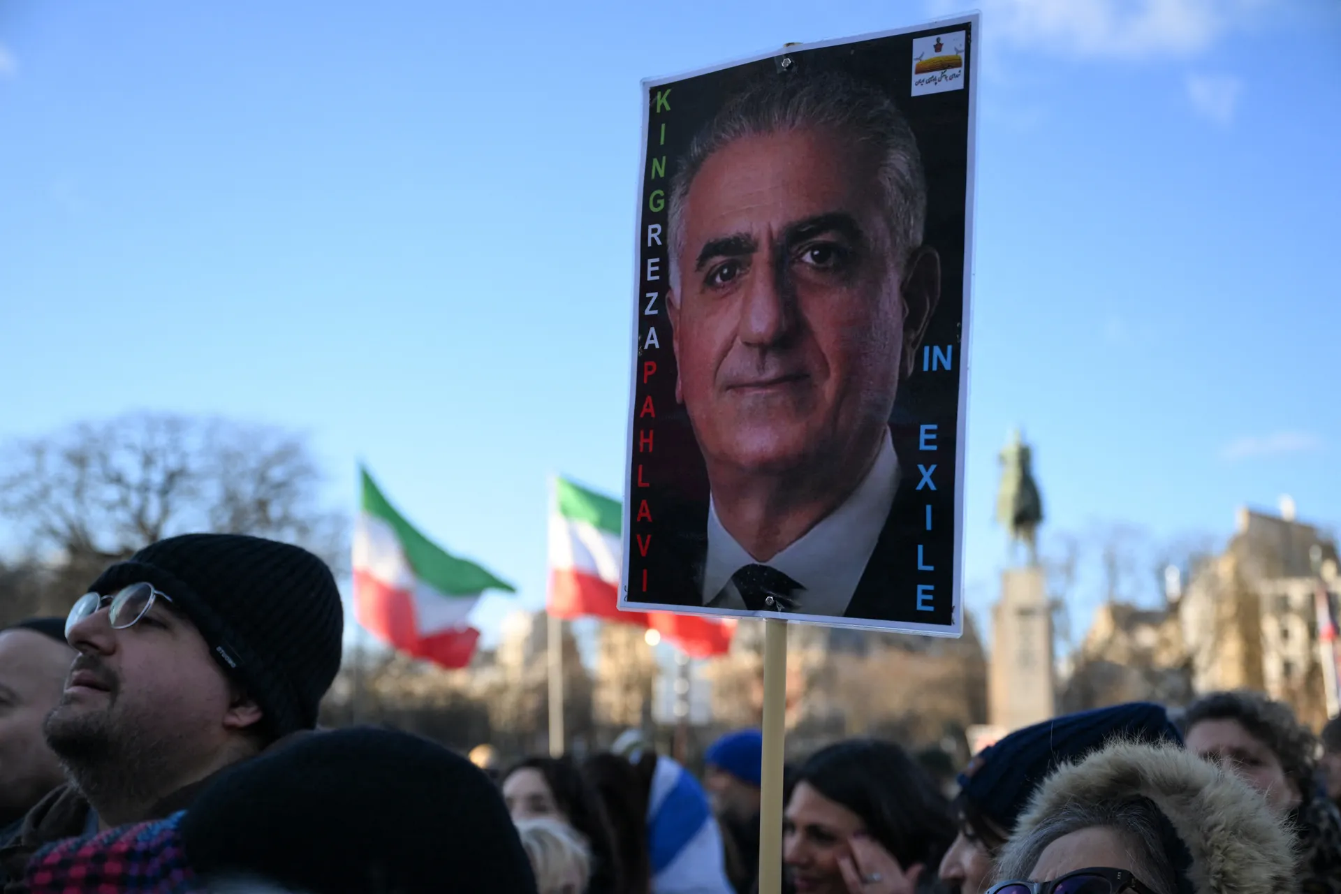 Afbeelding van Troonpretendent Reza Pahlavi stamt uit een patserige nepdynastie
