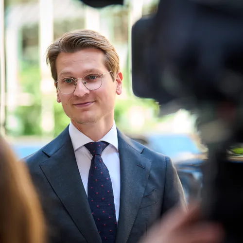 Landbouw-minister Jaimi van Essen vreest dat hij na presentatie stikstofplan beveiliging nodig heeft