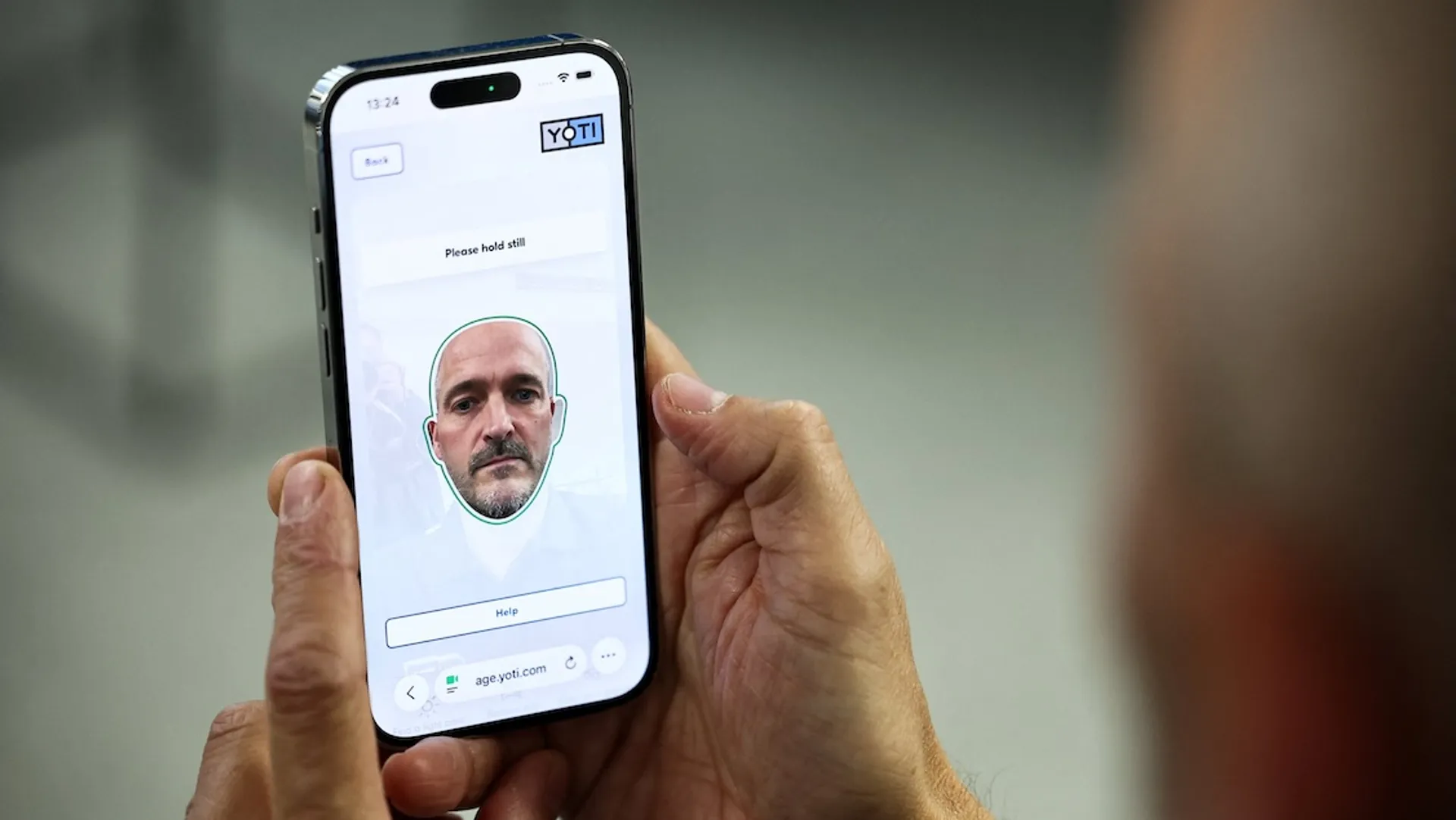 Afbeelding van Europese Commissie bedreigt de vrijheid met leeftijdscontrole-app