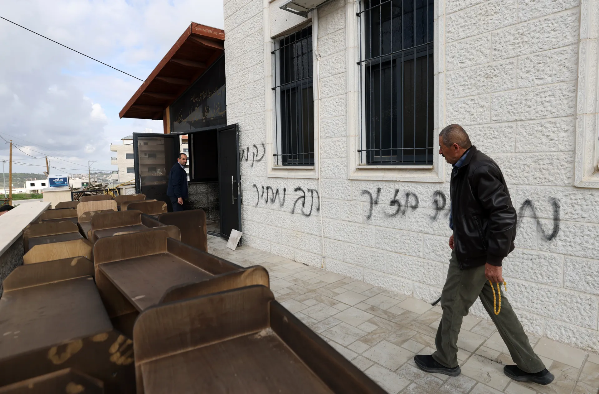 Afbeelding van Israëlische kolonisten vallen tijdens ramadan moskee aan op Westelijke Jordaanoever