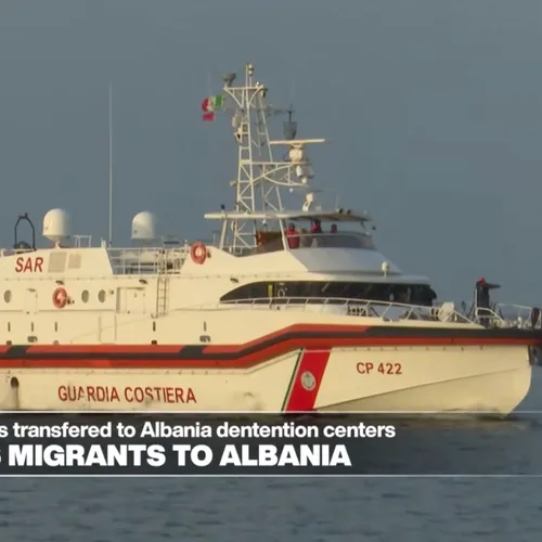 Italië hervat opnieuw deportaties van migranten naar Albanese kampen