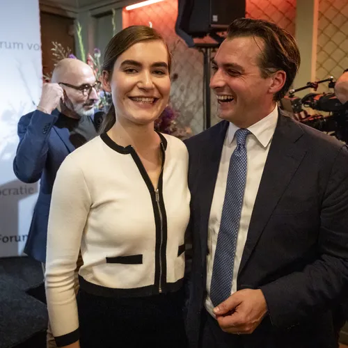 Forum is een gevaar voor de democratie, daar praat je niet mee